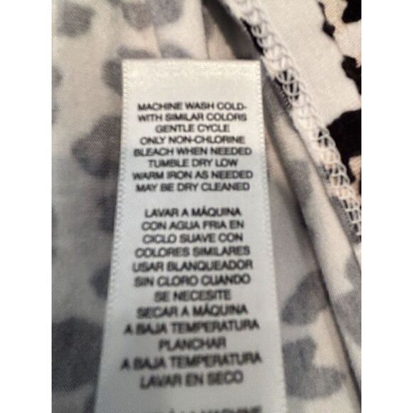 WHITE HOUSE BLACK MARKET Size M Animal Print Stretch Ruched Sleeves Top - Picture 5 of 5